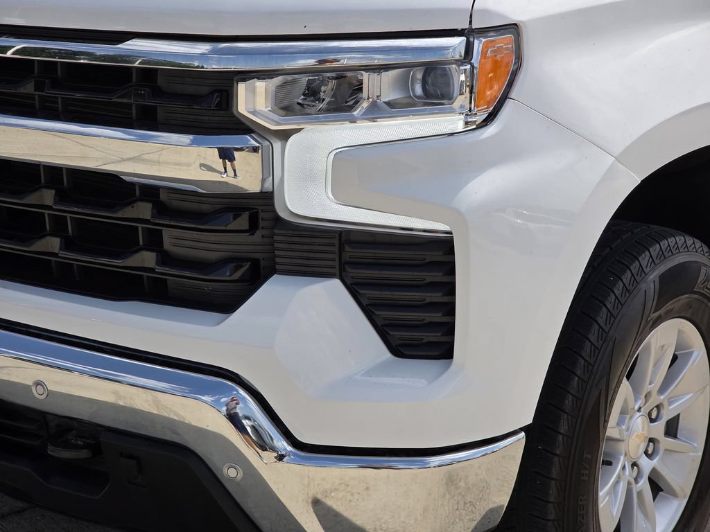 Used 2025 Chevrolet Silverado 1500 LT w/ Safety Package AWD/4WD image 7
