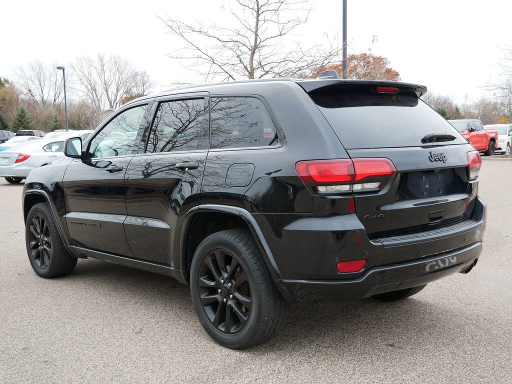 Used 2019 Jeep Grand Cherokee Altitude image 3
