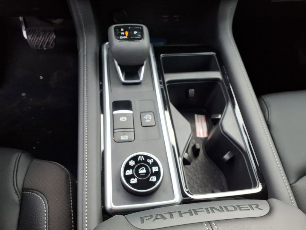 New 2026 Nissan Pathfinder SL image 10