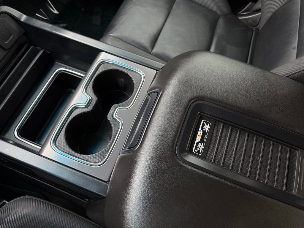 Used 2017 GMC Sierra 2500 SLT w/ All Terrain HD Package AWD/4WD image 26