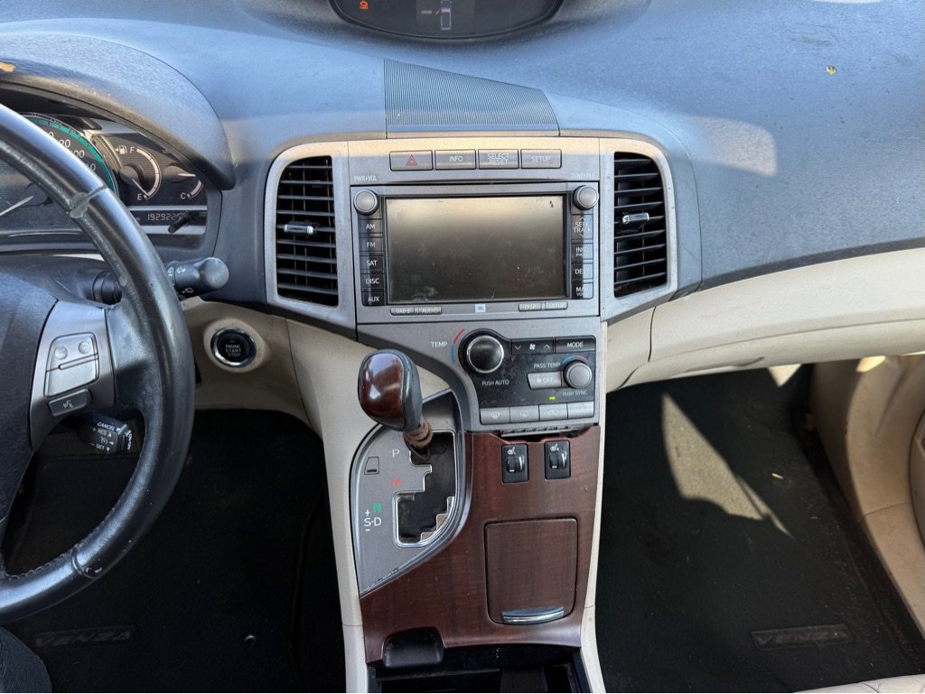 Used 2010 Toyota Venza w/ Premium Pkg #2 image 11