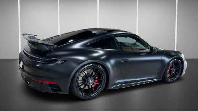 Used 2022 Porsche 911 Carrera 4 GTS AWD/4WD image 3