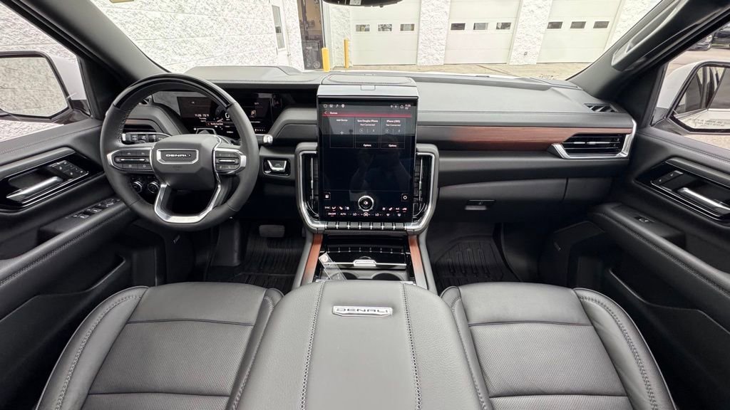 Used 2025 GMC Yukon Denali w/ Advanced Technology Package image 20