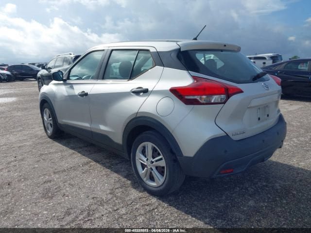 Used 2020 Nissan Kicks S FWD image 3