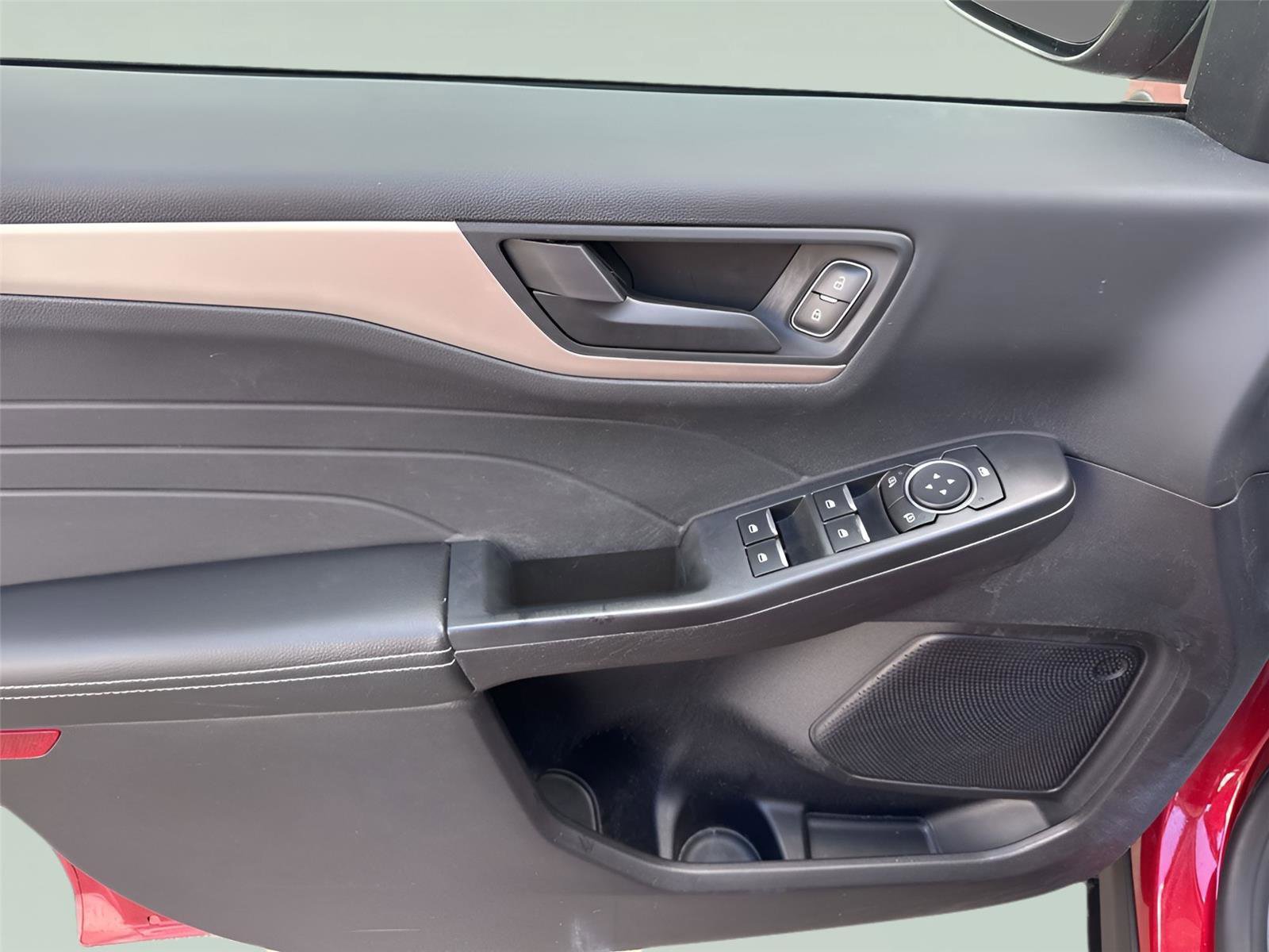 Used 2022 Ford Escape SE w/ Convenience Package FWD image 41