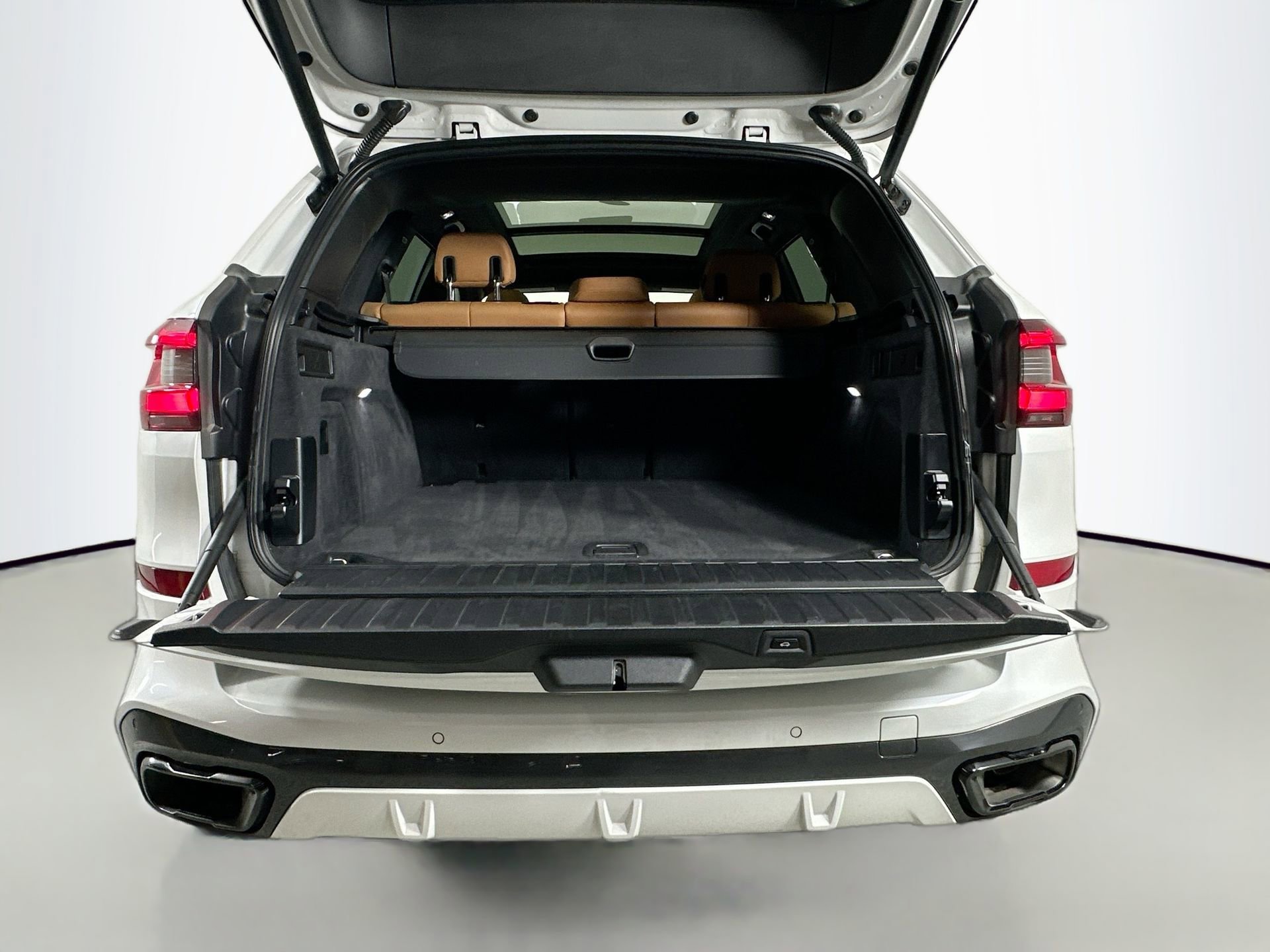 Used 2023 BMW X5 xDrive40i w/ M Sport Package image 27