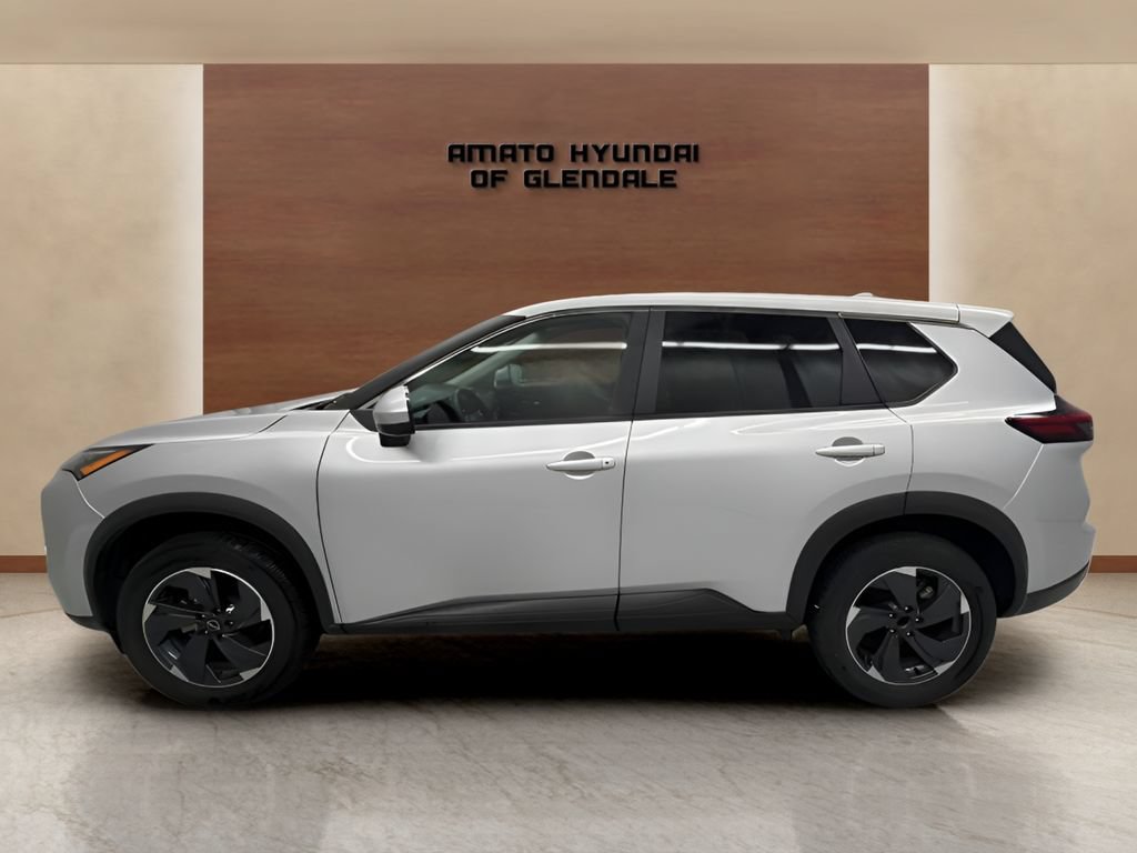 Used 2024 Nissan Rogue SV FWD image 4