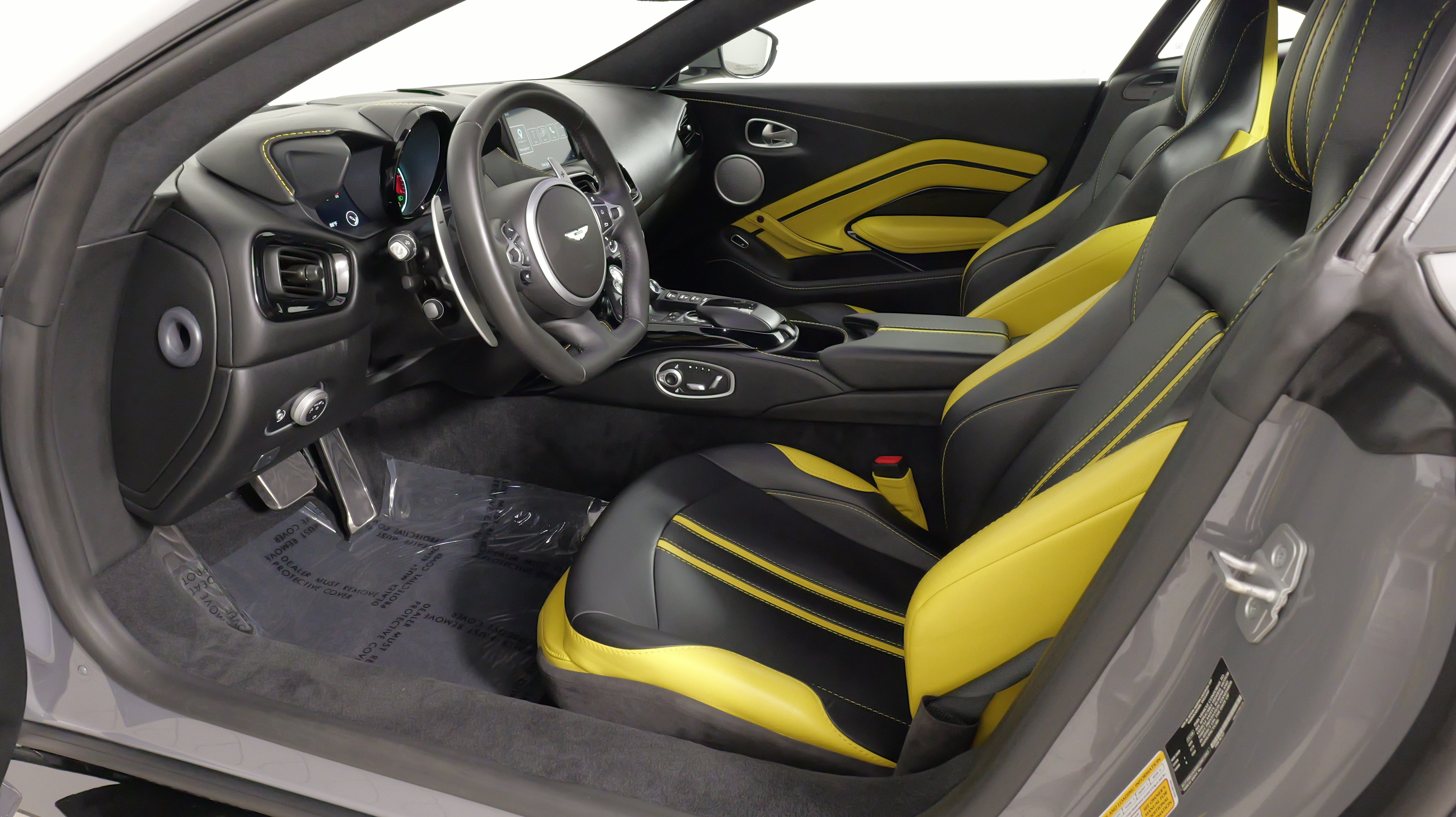 Used 2019 Aston Martin V8 Vantage Coupe RWD image 37