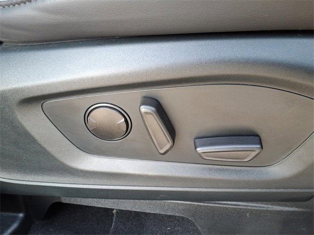 Used 2021 Ford Explorer XLT w/ Equipment Group 202A image 7