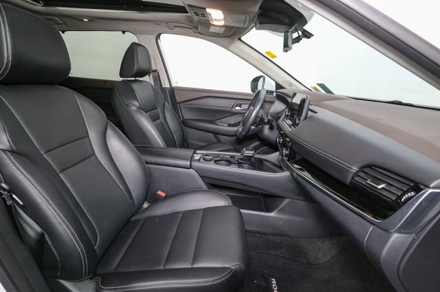 Used 2023 Nissan Rogue SL w/ SL Premium Package AWD/4WD image 16