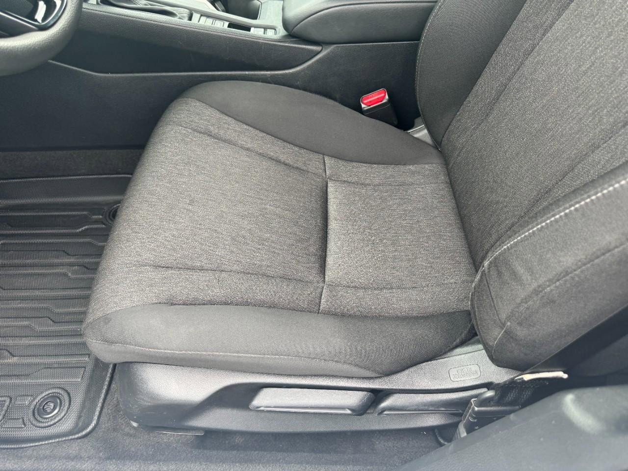 Certified 2025 Honda Accord LX image 19