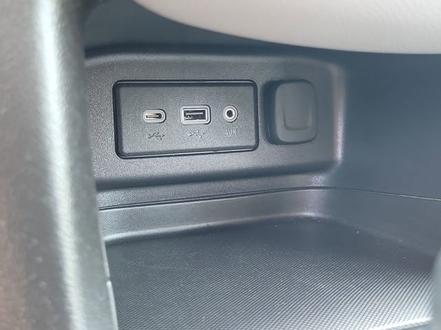 Used 2023 Chevrolet Equinox LT w/ Driver Convenience Package FWD image 8