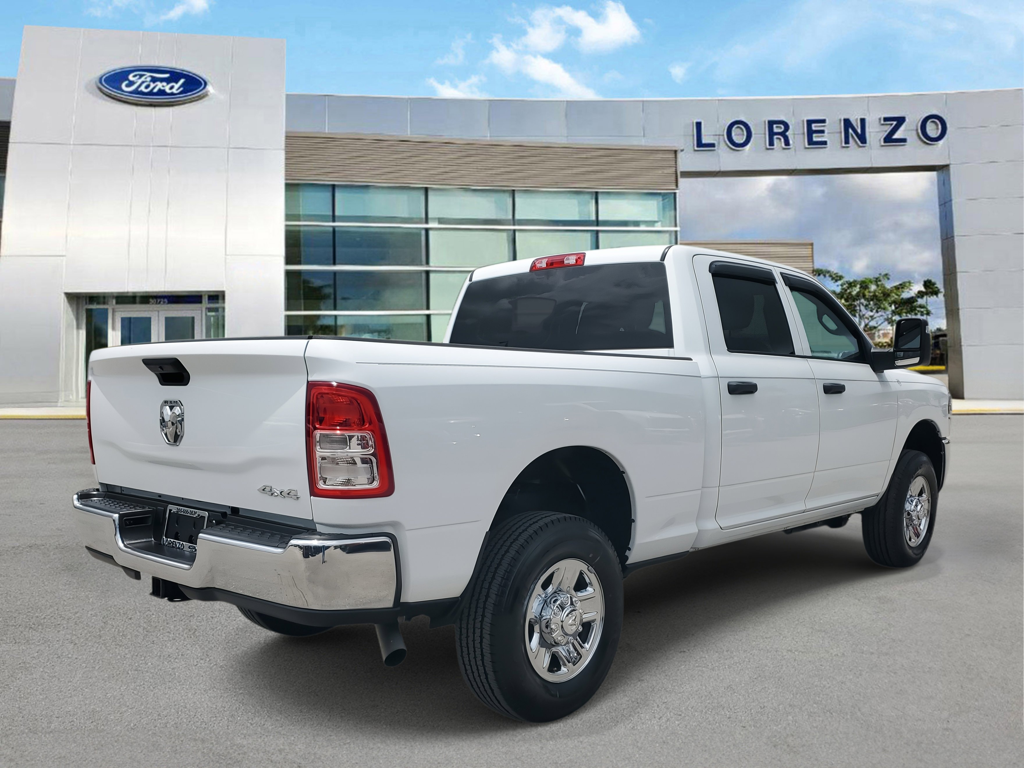 Used 2024 RAM 2500 Tradesman w/ Chrome Appearance Group image 5