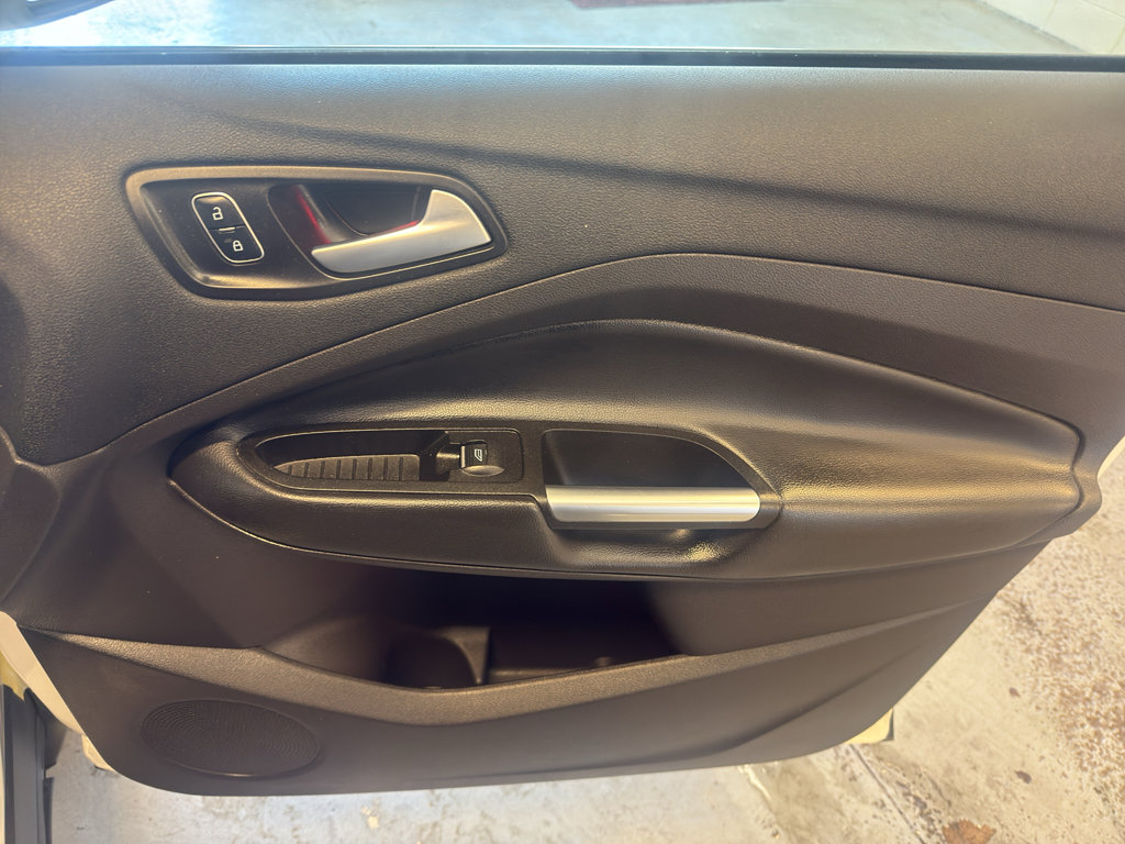 Used 2017 Ford Escape Titanium w/ Equipment Group 301A image 20