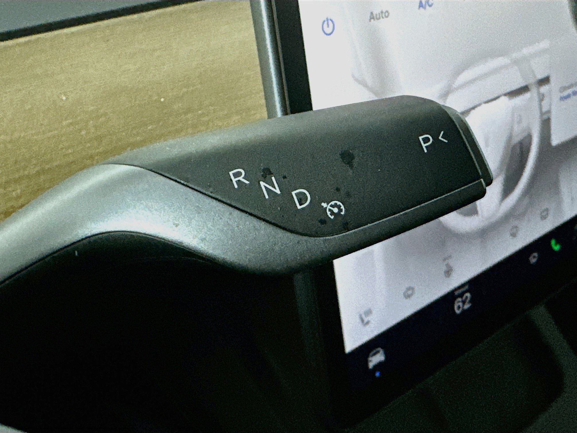 Used 2024 Tesla Model Y Long Range AWD/4WD image 24