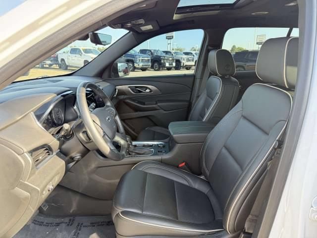 Used 2023 Chevrolet Traverse Premier w/ Redline Edition AWD/4WD image 11