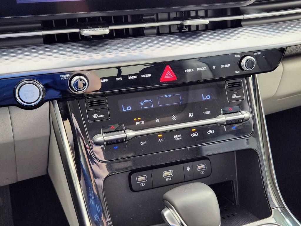 Used 2023 Kia Carnival SX Prestige FWD image 24