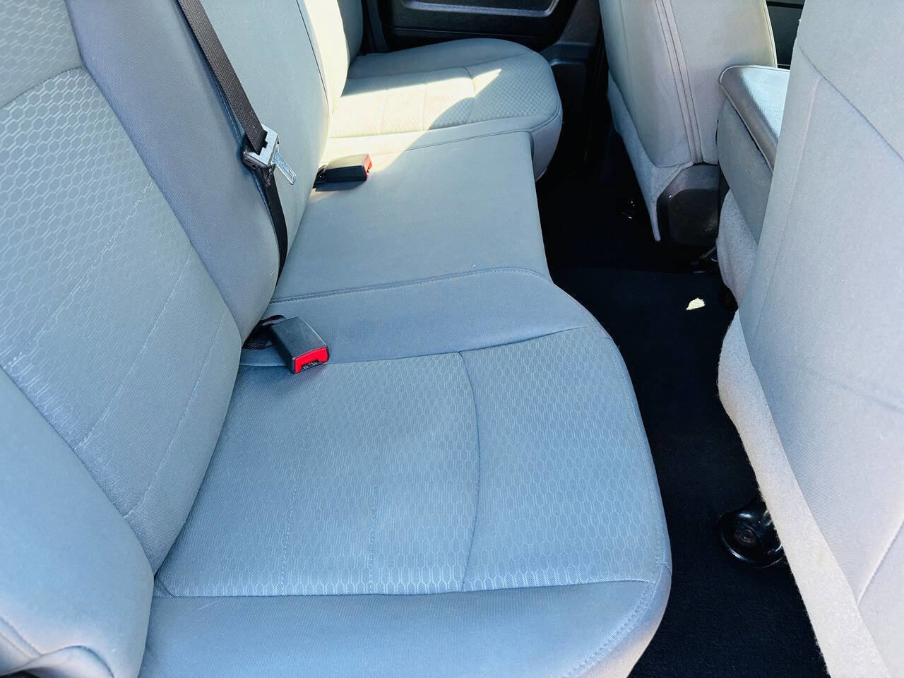 Used 2015 RAM 1500 ST w/ SXT Appearance Group image 17