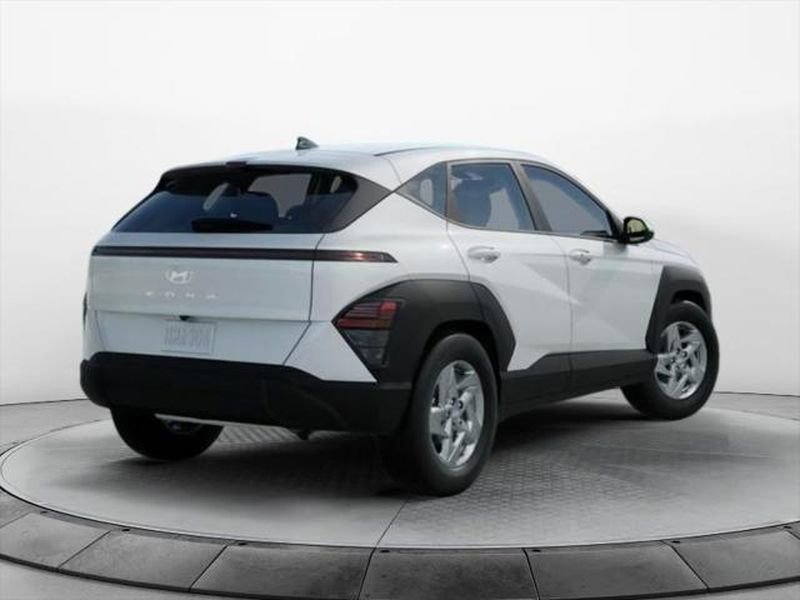 New 2026 Hyundai Kona SE image 4