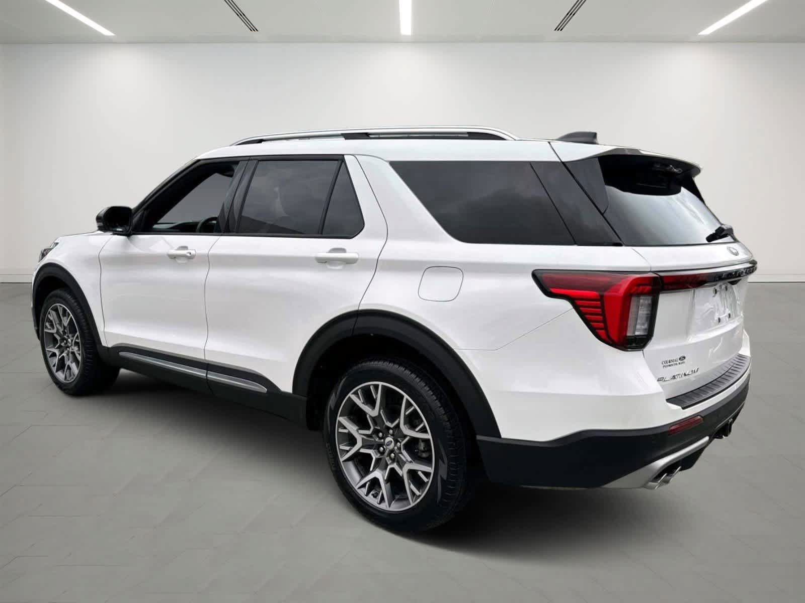 Used 2025 Ford Explorer Platinum w/ Ultimate Package AWD/4WD image 3