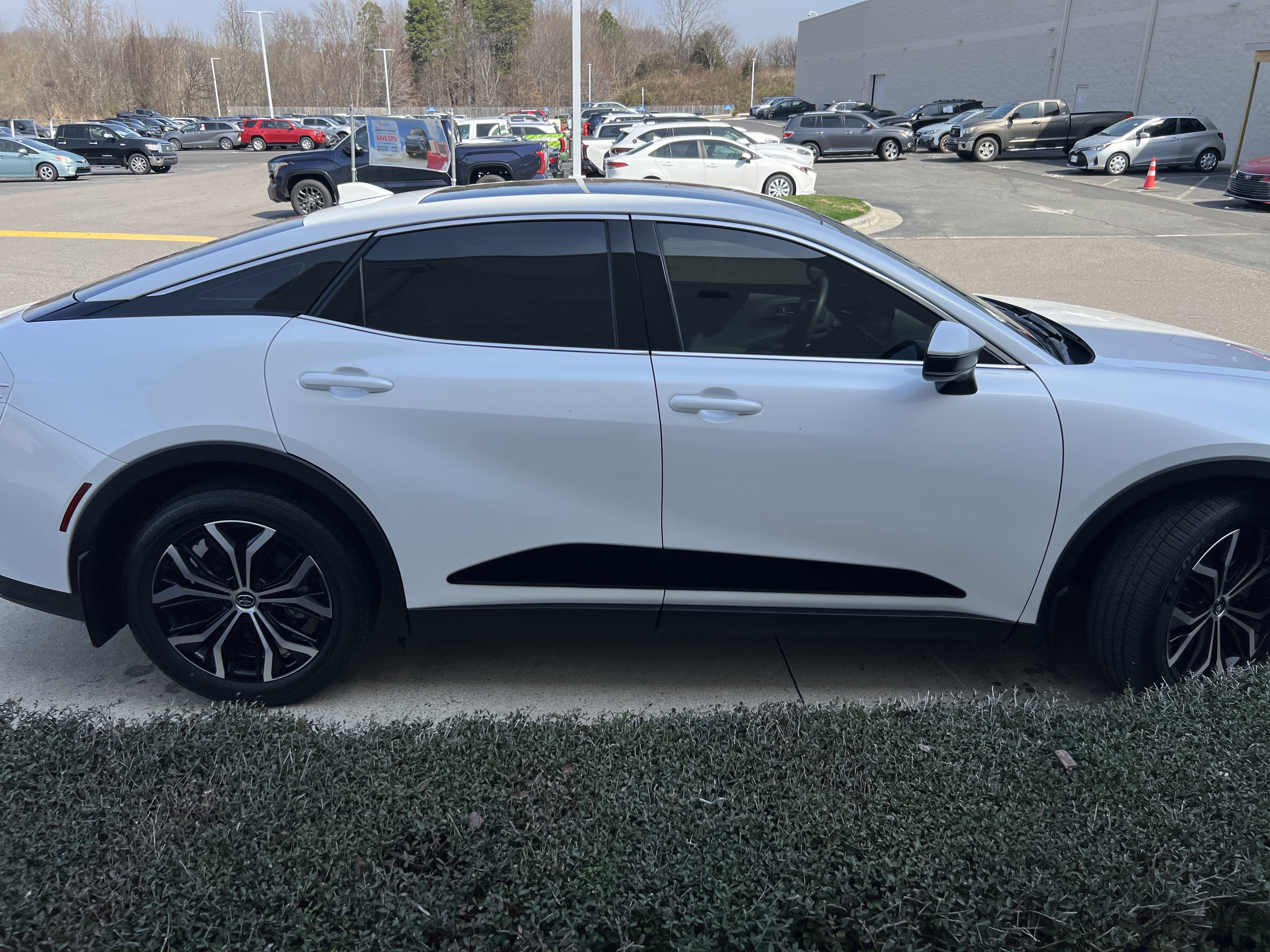 Used 2023 Toyota Crown Limited image 11