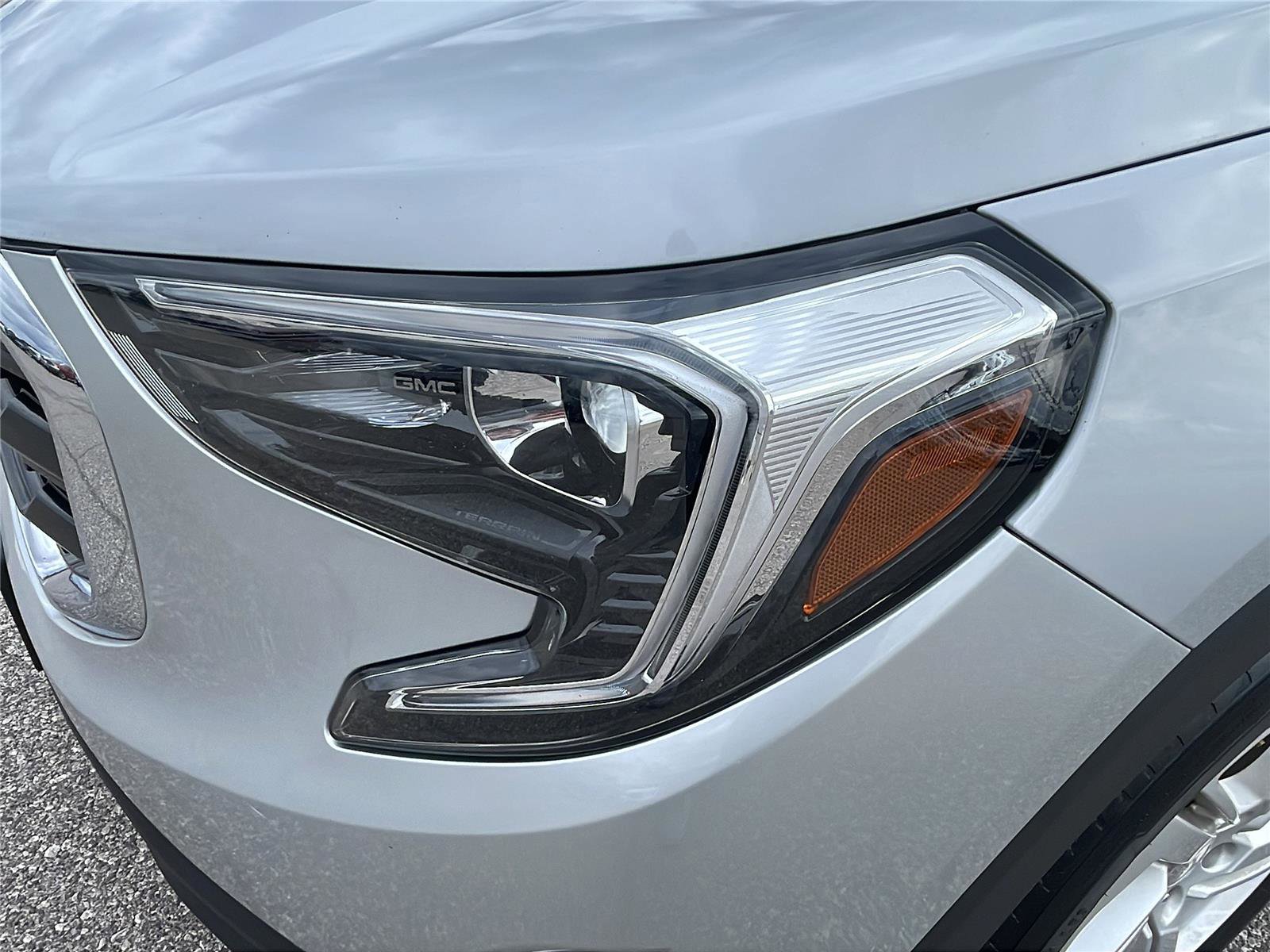 Used 2019 GMC Terrain SLE w/ Driver Convenience Package image 9