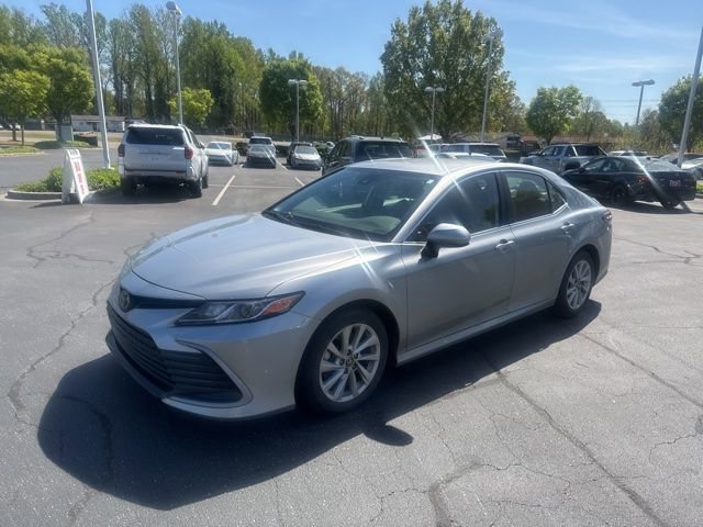 Used 2023 Toyota Camry LE image 2