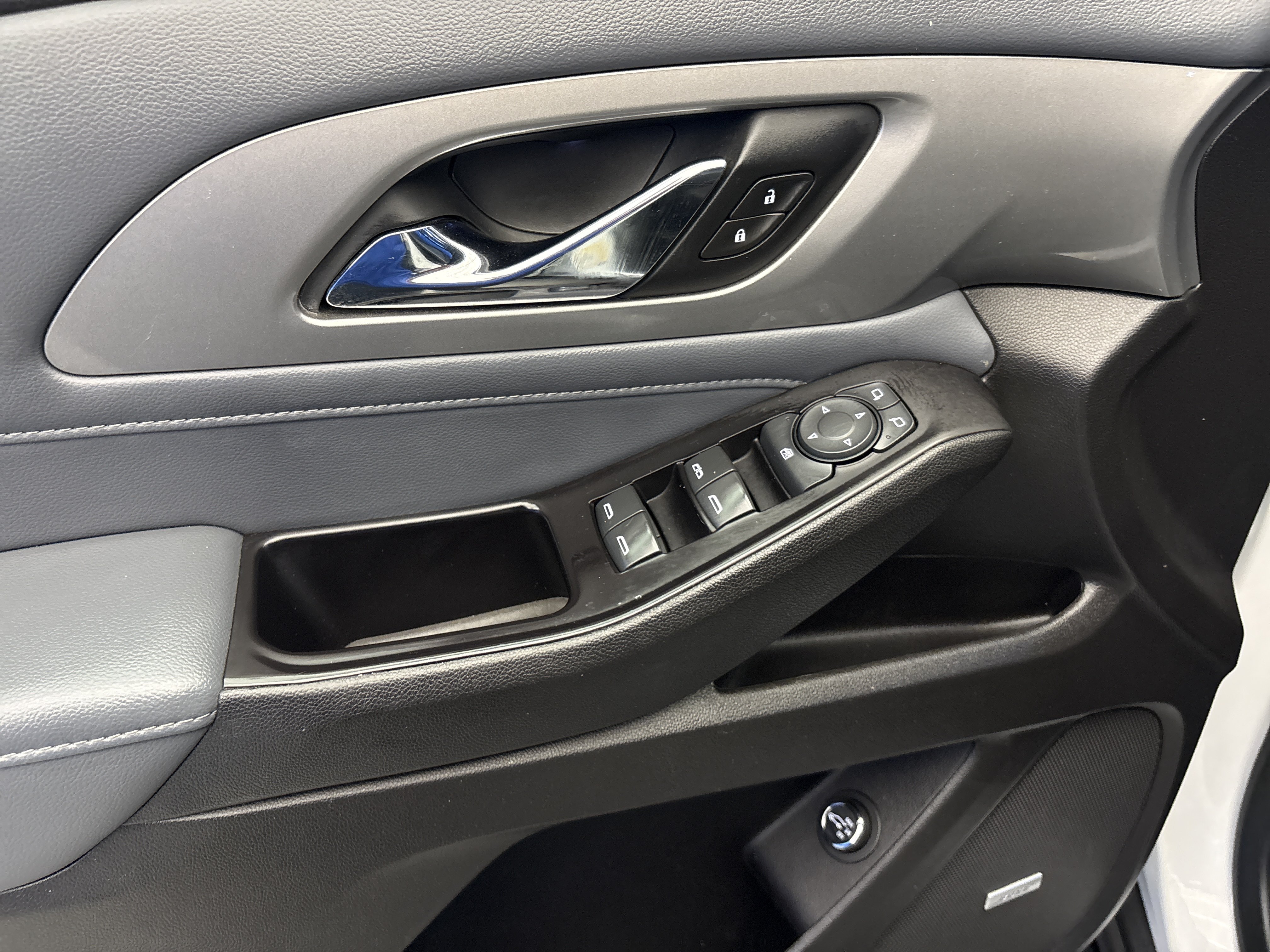 Used 2019 Chevrolet Traverse LT w/ LT Premium Package FWD image 10