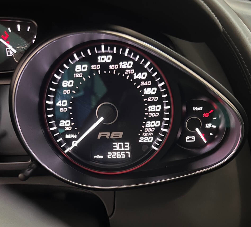 Used 2011 Audi R8 V10 AWD/4WD image 37