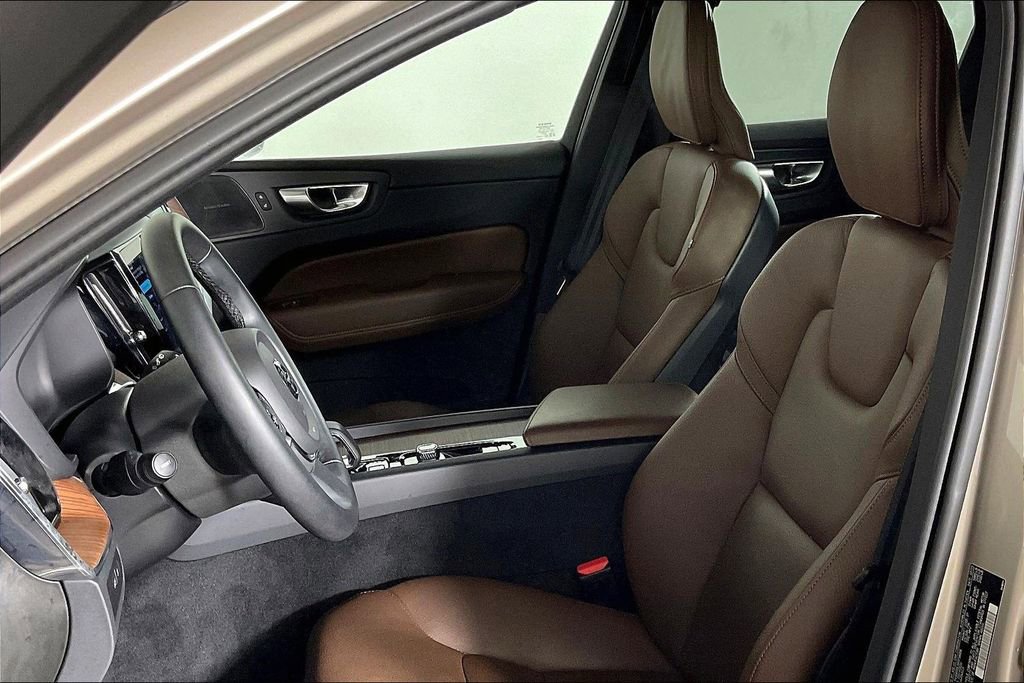 Used 2024 Volvo XC60 T8 Plus w/ Protection Package Premier image 24