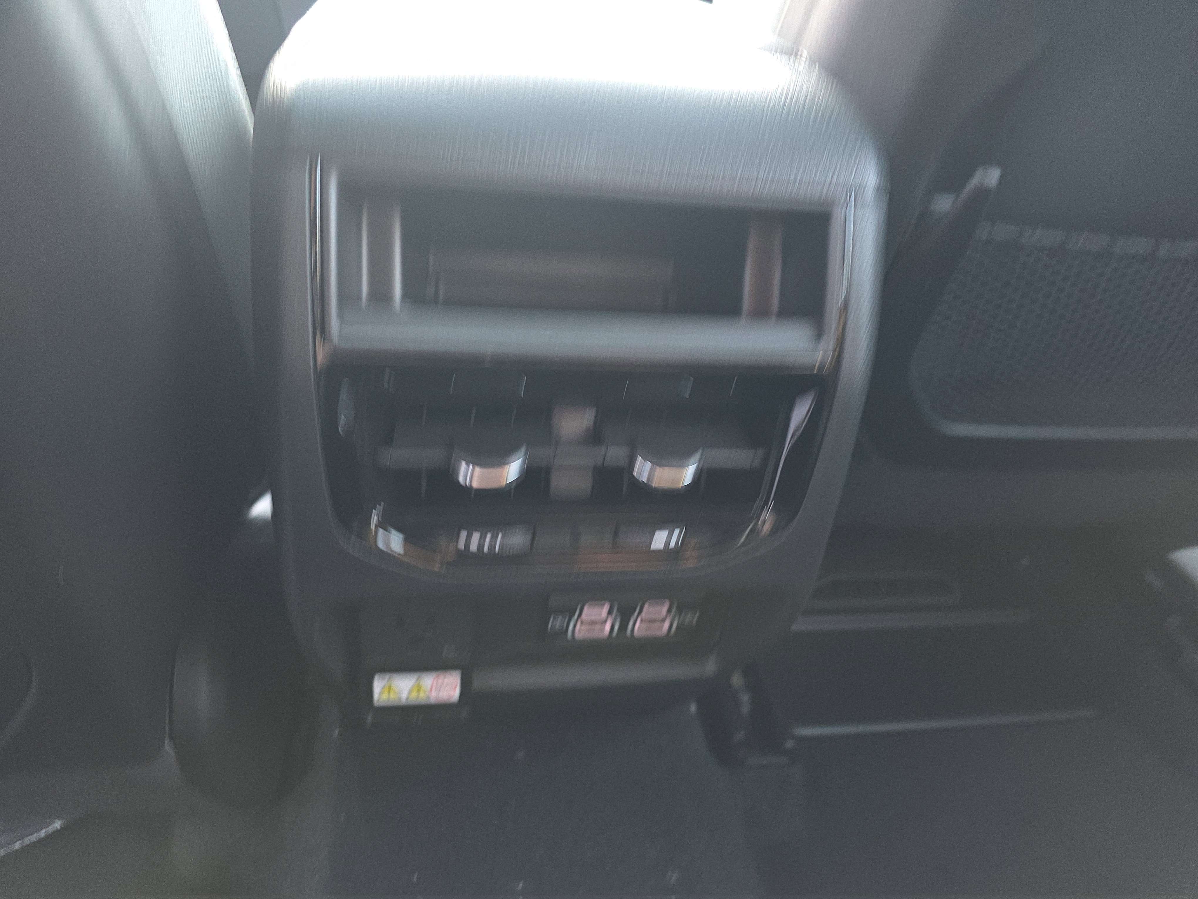 New 2025 Jeep Grand Cherokee Altitude image 15