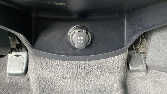 Certified 2025 Kia Sorento LX FWD image 30