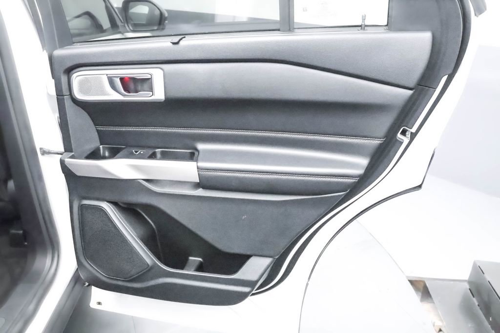 Used 2022 Ford Explorer Limited w/ Limited Technology Package image 26