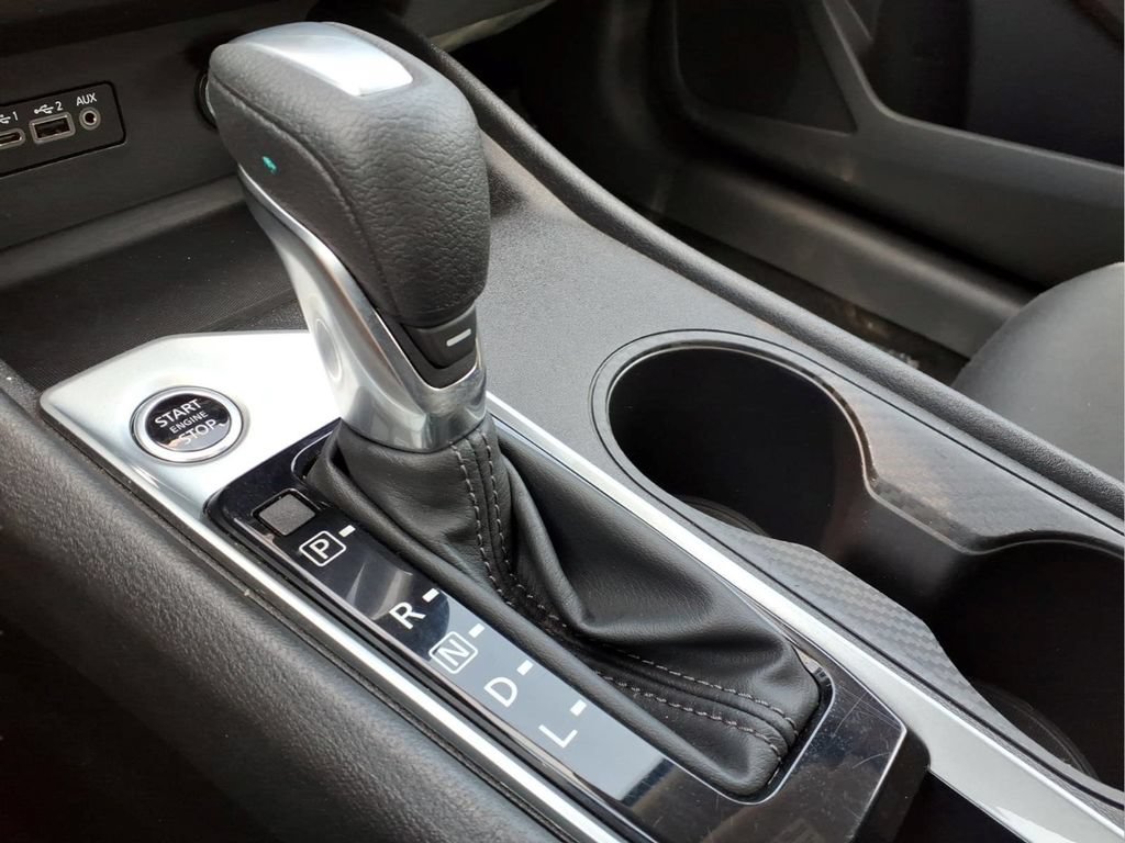 Used 2025 Nissan Altima 2.5 SV FWD image 17