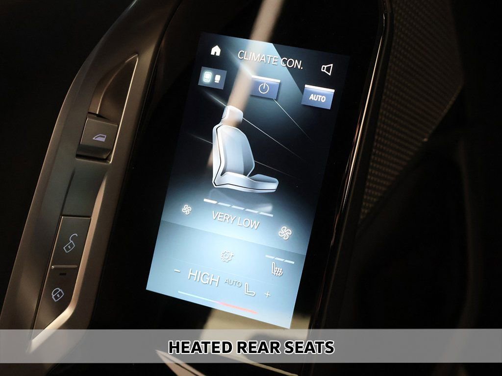 Used 2025 BMW 740i xDrive image 10