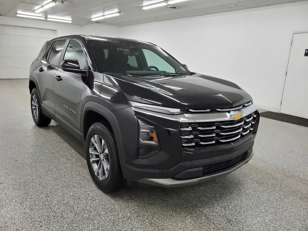 Used 2025 Chevrolet Equinox LT FWD image 3