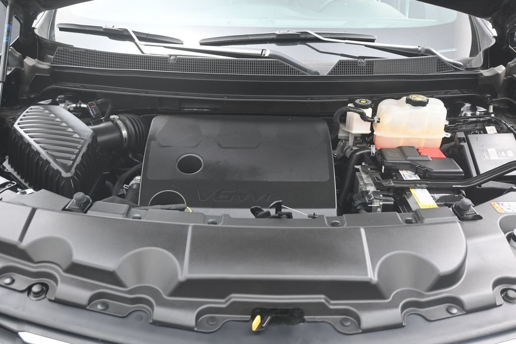 Used 2023 Chevrolet Traverse LT FWD image 11