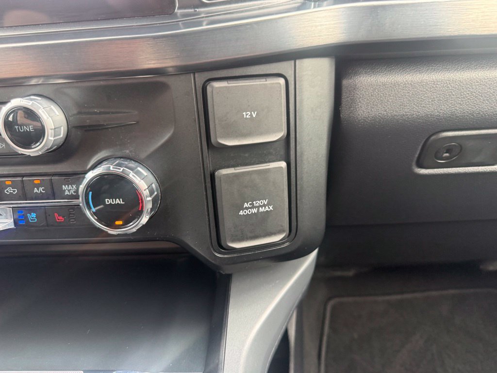 Certified 2025 Ford F350 Lariat w/ Lariat Ultimate Package AWD/4WD image 32