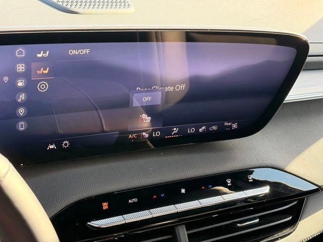 Used 2025 Buick Enclave Preferred AWD/4WD image 21