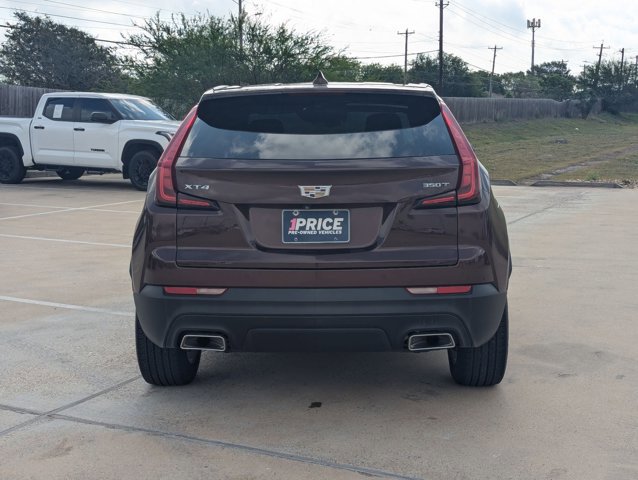 Used 2022 Cadillac XT4 Luxury w/ Cold Weather Package FWD image 6