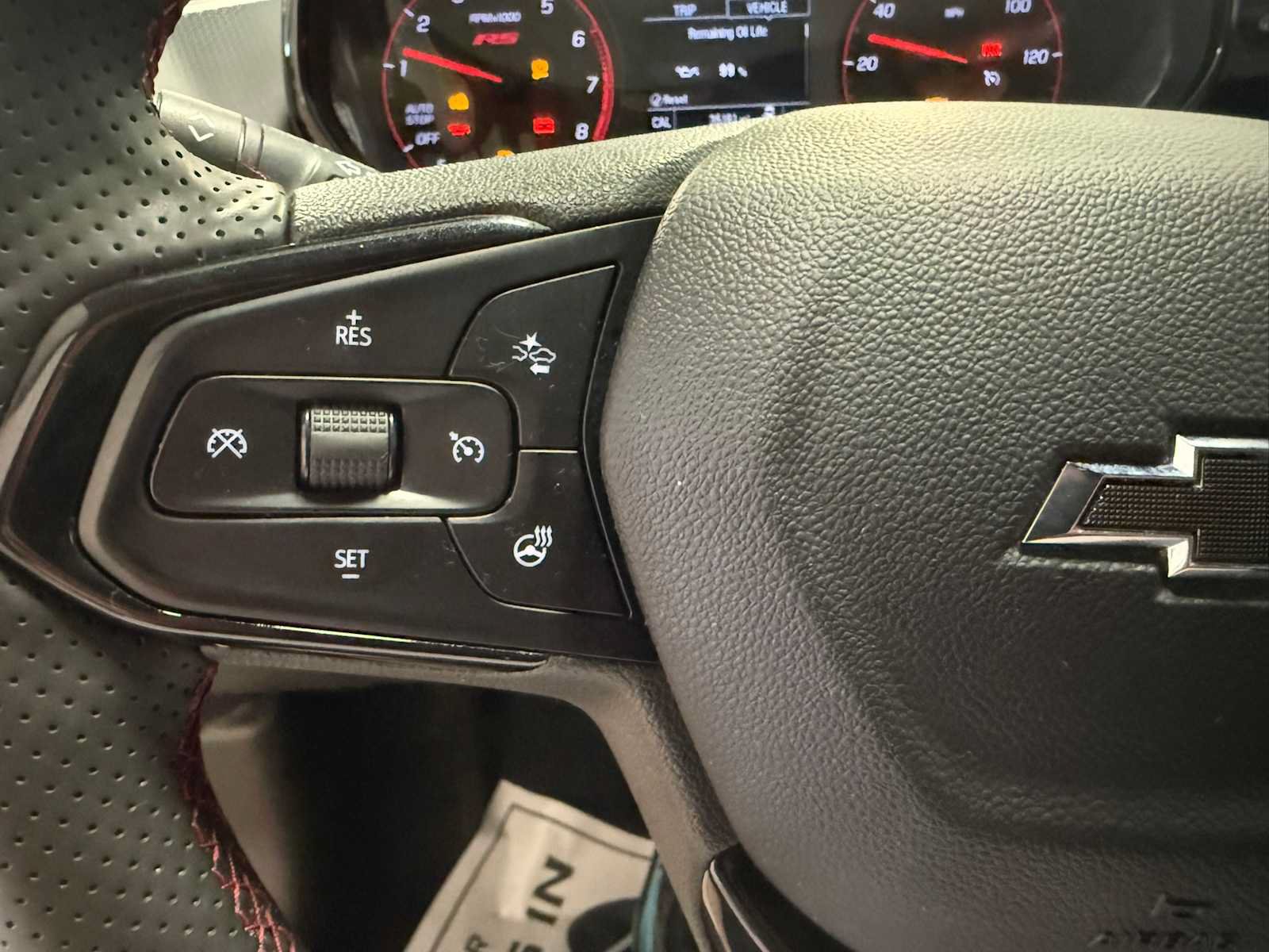 Used 2024 Chevrolet Trax RS FWD image 28