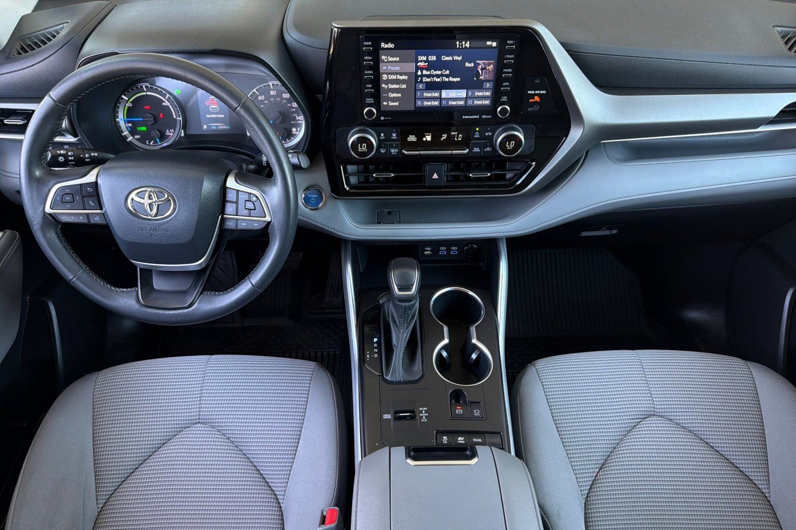 Used 2022 Toyota Highlander LE AWD/4WD image 15