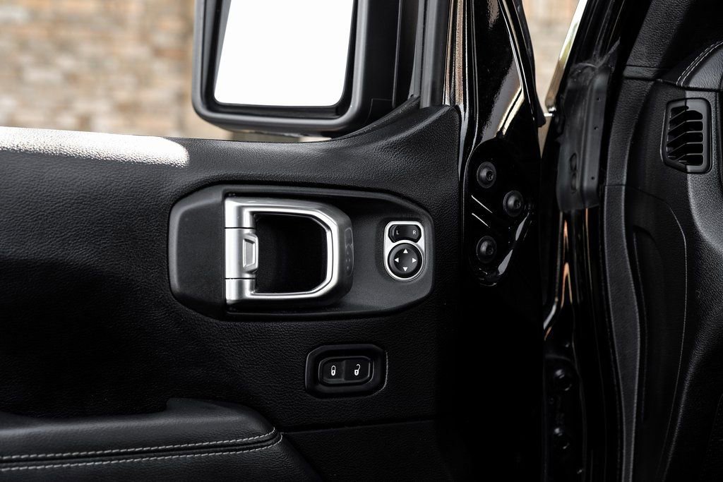 Used 2020 Jeep Wrangler Unlimited Sahara image 52