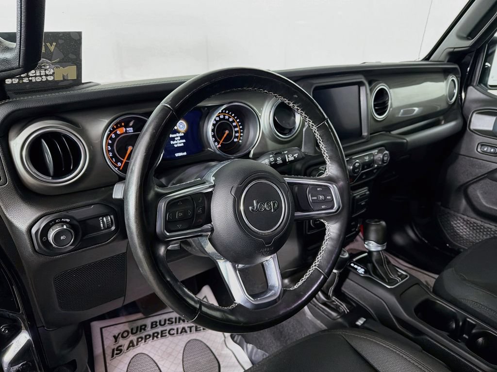 Used 2023 Jeep Wrangler Unlimited Sahara w/ Cold Weather Group AWD/4WD image 9