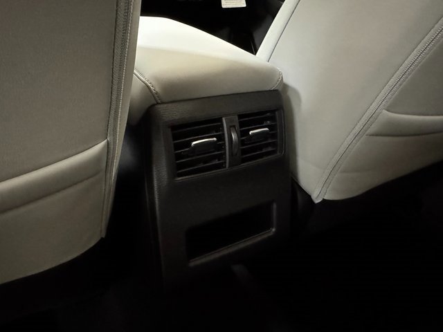 New 2025 Mitsubishi Outlander SE image 23