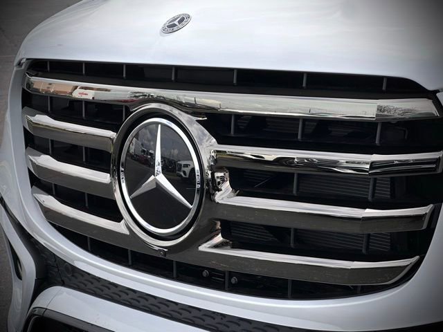 New 2026 Mercedes-Benz GLS 580 4MATIC image 4