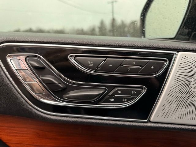 Used 2019 Lincoln Navigator L Reserve AWD/4WD image 21