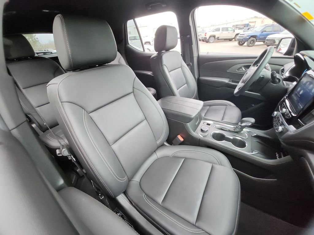 Used 2023 Chevrolet Traverse LT w/ Midnight/Sport Edition image 31