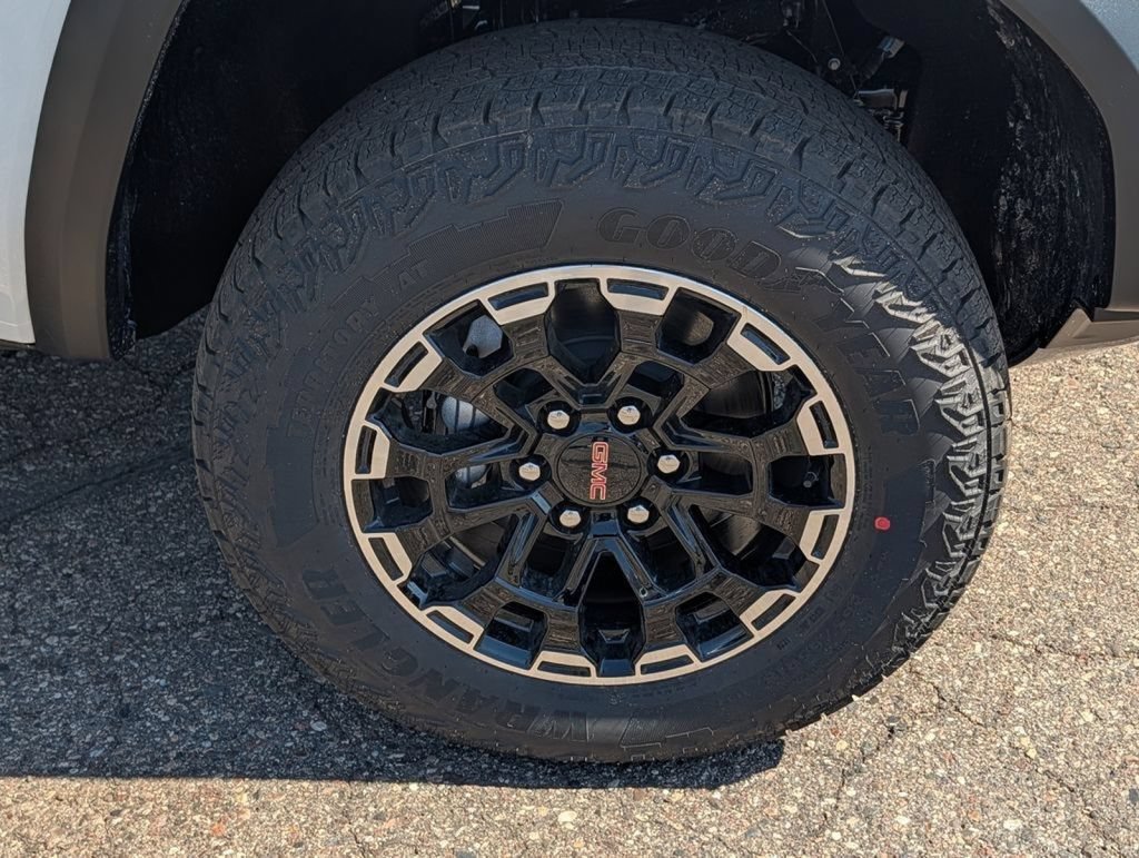 New 2026 GMC Canyon AT4 w/ Technology Plus Package AWD/4WD image 19