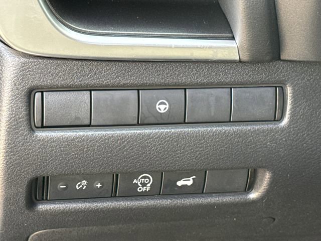 Used 2024 Nissan Rogue SV FWD image 22